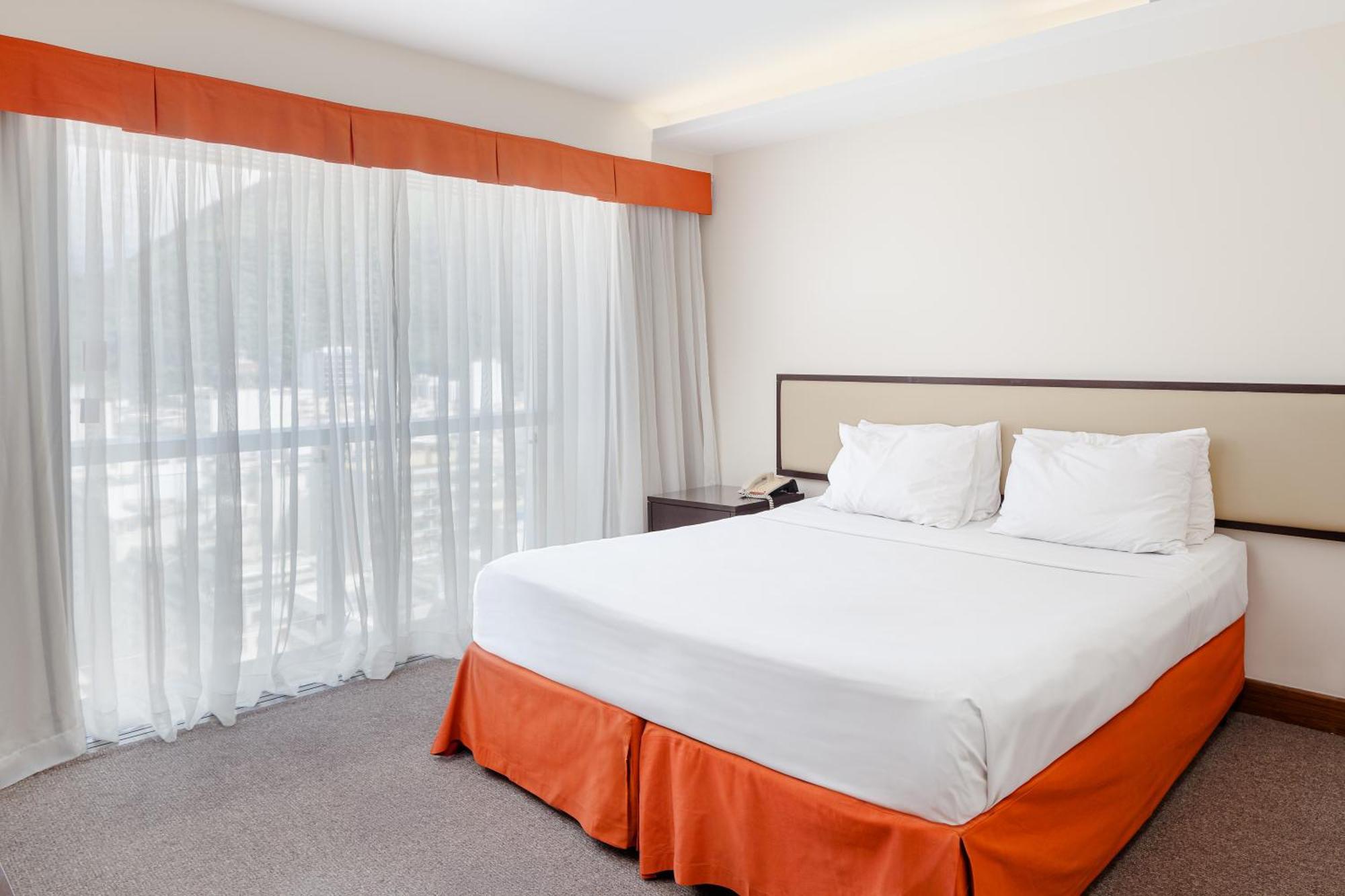 里奥安托宫殿酒店 里约热内卢 外观 照片 A bed with a bed skirt